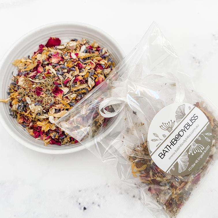 handmade-organic-flower-petal-bath-tea-with-essential-oil-single-pack-and-loose-tea-in-bowl